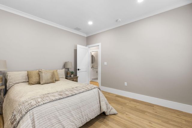 17 Josiah Path, Falmouth, MA 02540