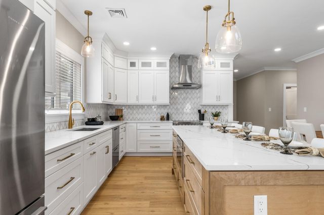 17 Josiah Path, Falmouth, MA 02540