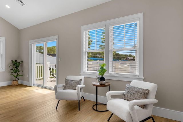 17 Josiah Path, Falmouth, MA 02540