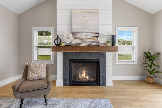 17 Josiah Path, Falmouth, MA 02540
