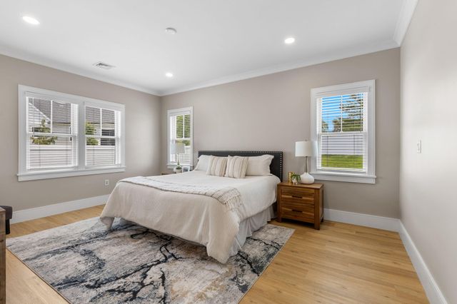 17 Josiah Path, Falmouth, MA 02540