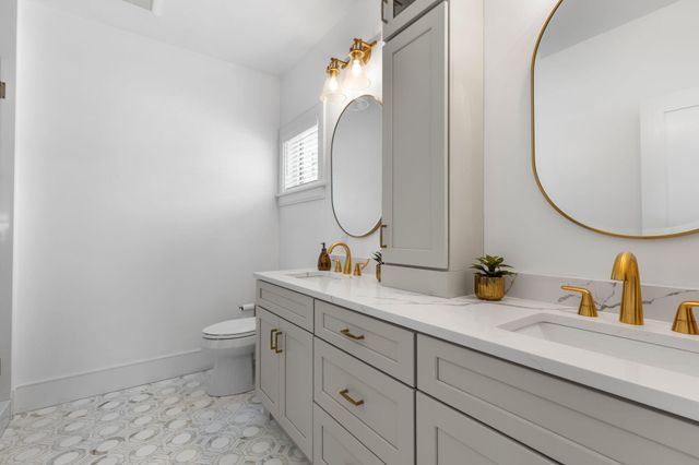 17 Josiah Path, Falmouth, MA 02540