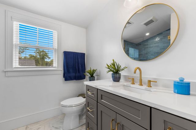 17 Josiah Path, Falmouth, MA 02540