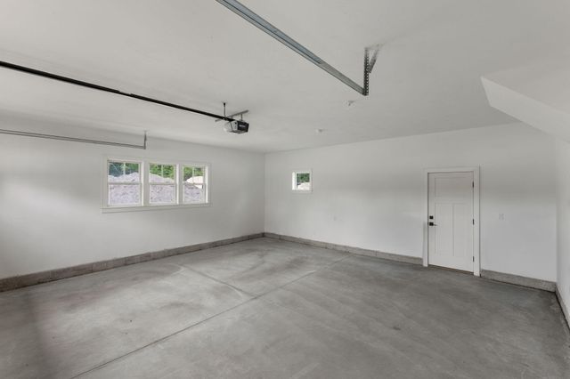 17 Josiah Path, Falmouth, MA 02540
