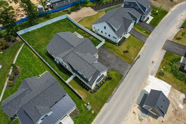 17 Josiah Path, Falmouth, MA 02540