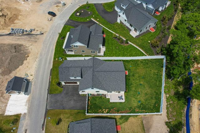 17 Josiah Path, Falmouth, MA 02540