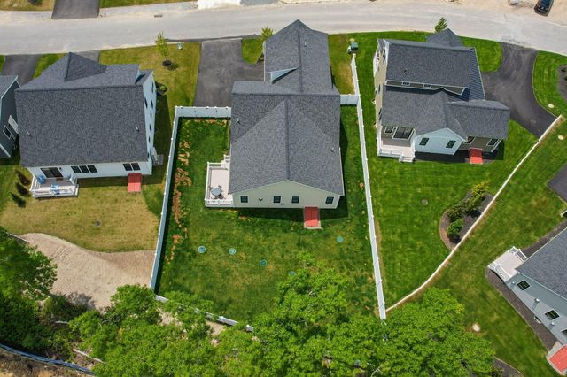 17 Josiah Path, Falmouth, MA 02540