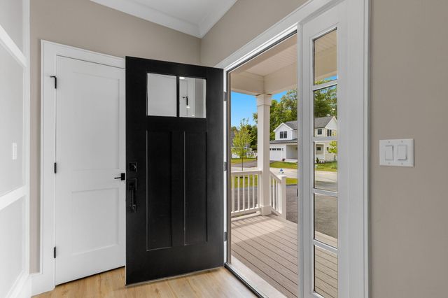 17 Josiah Path, Falmouth, MA 02540