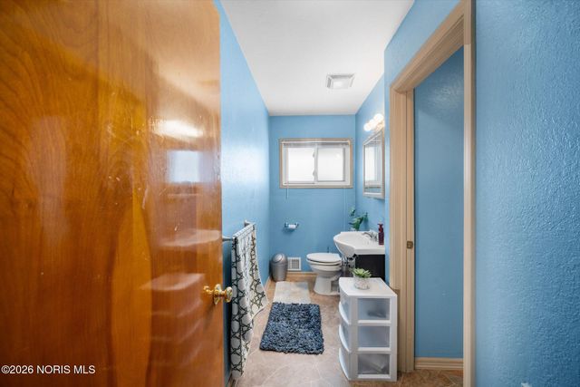 4834 Glen Oaks Drive, Toledo, OH 43613