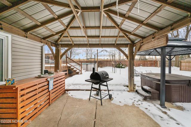 4834 Glen Oaks Drive, Toledo, OH 43613