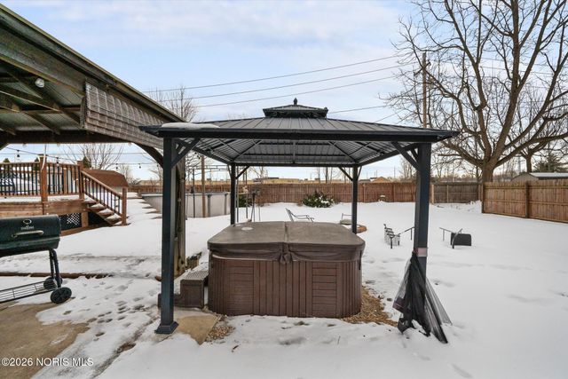 4834 Glen Oaks Drive, Toledo, OH 43613