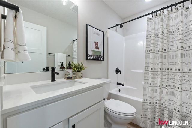 7308 N 10th Street, Lincoln, NE 68521