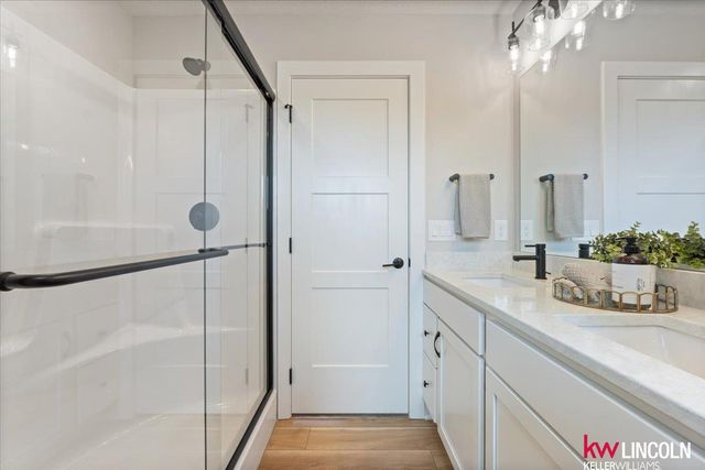 7308 N 10th Street, Lincoln, NE 68521