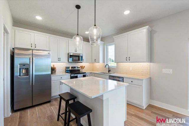 7308 N 10th Street, Lincoln, NE 68521