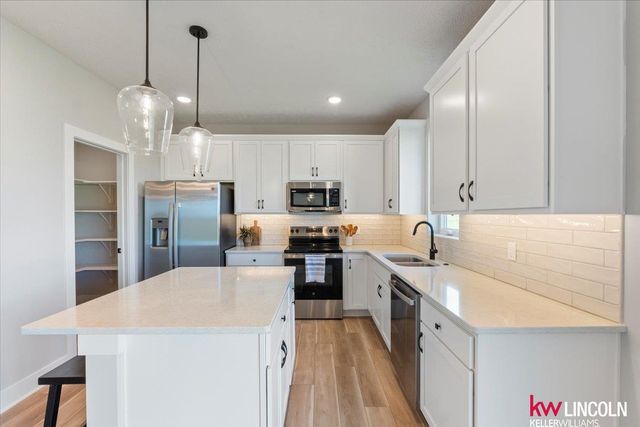 7308 N 10th Street, Lincoln, NE 68521