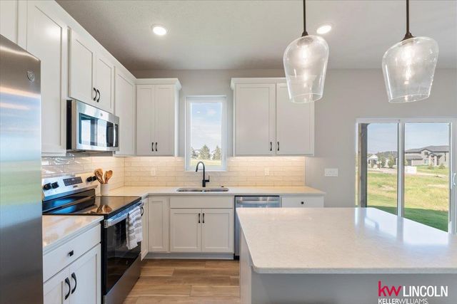 7308 N 10th Street, Lincoln, NE 68521