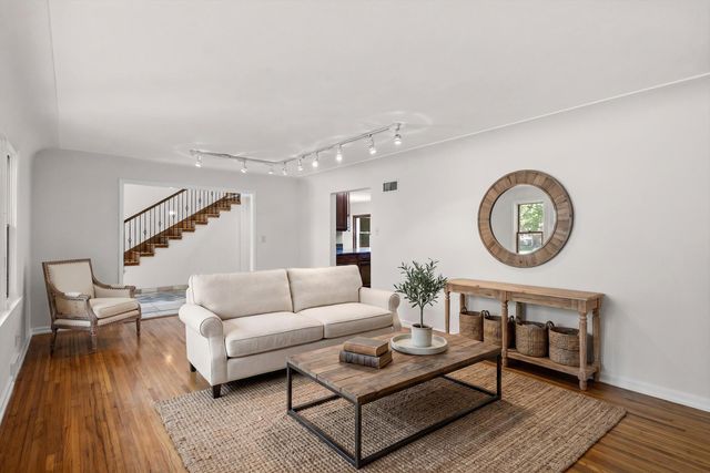 701 GLENWOOD CT, Columbia, MO 65203