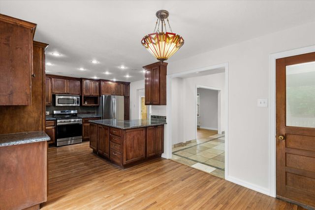 701 GLENWOOD CT, Columbia, MO 65203