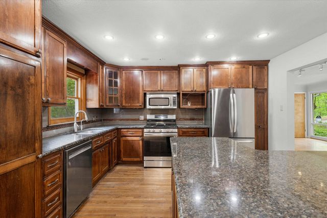 701 GLENWOOD CT, Columbia, MO 65203
