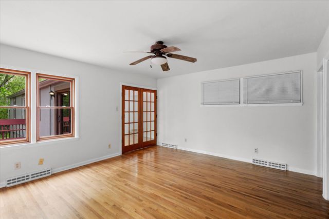 701 GLENWOOD CT, Columbia, MO 65203