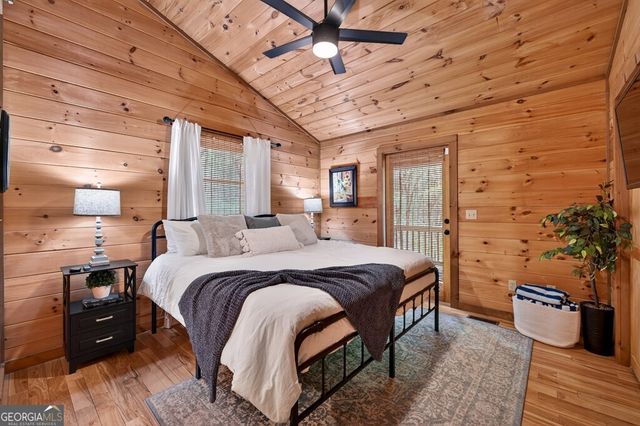 564 Weaver Creek Lane, Blue Ridge, GA 30513