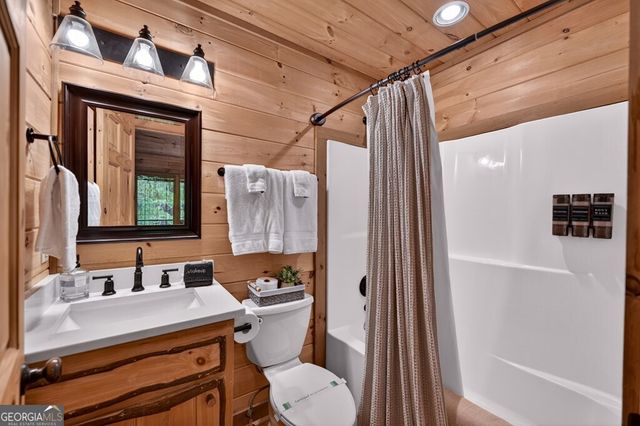 564 Weaver Creek Lane, Blue Ridge, GA 30513