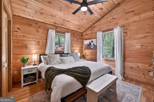 564 Weaver Creek Lane, Blue Ridge, GA 30513