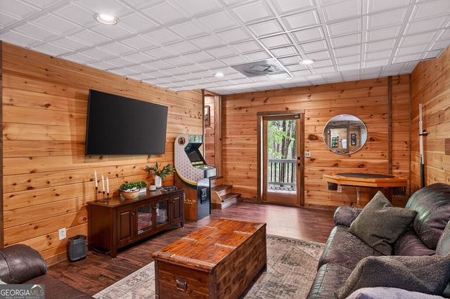 564 Weaver Creek Lane, Blue Ridge, GA 30513