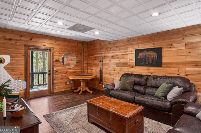 564 Weaver Creek Lane, Blue Ridge, GA 30513