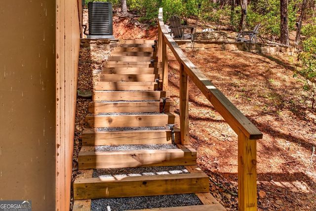 564 Weaver Creek Lane, Blue Ridge, GA 30513