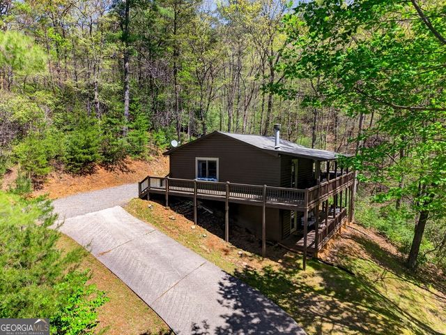 564 Weaver Creek Lane, Blue Ridge, GA 30513