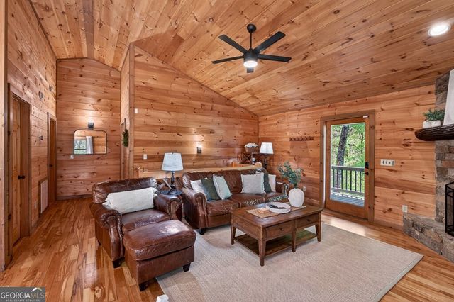 564 Weaver Creek Lane, Blue Ridge, GA 30513