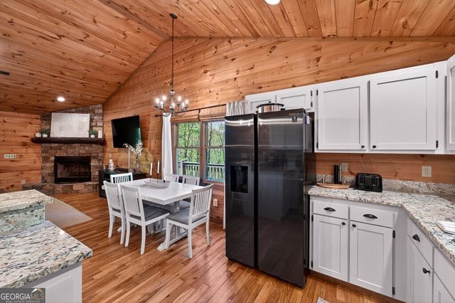 564 Weaver Creek Lane, Blue Ridge, GA 30513