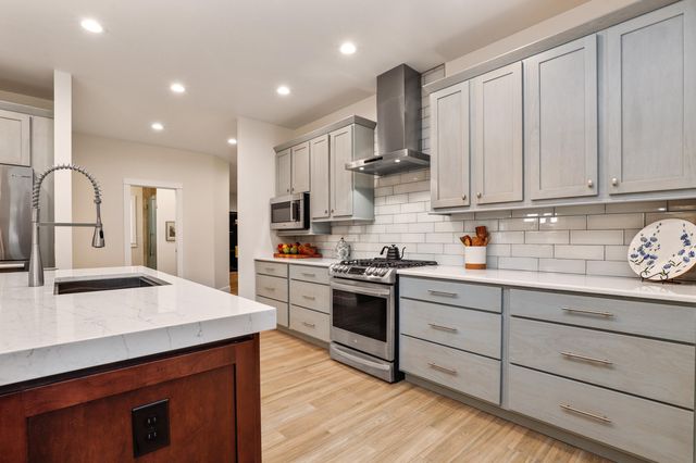 410 E 665 N, Valparaiso, IN 46383
