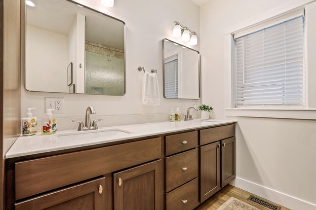 410 E 665 N, Valparaiso, IN 46383