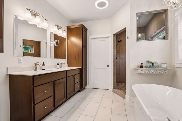 410 E 665 N, Valparaiso, IN 46383