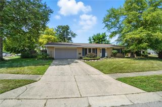 605 Village Court, Englewood, OH 45322