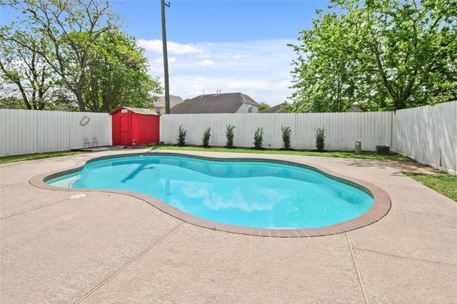 12031 Piney Bend Drive, Tomball, TX 77375