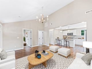 162 Courtland Place, Asheville, NC 28801