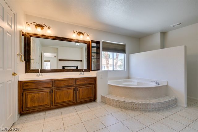 8224 Tivoli Cove Drive, Las Vegas, NV 89128