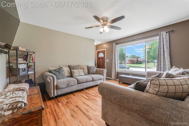 14914 Jenny Drive, Warren, MI 48088