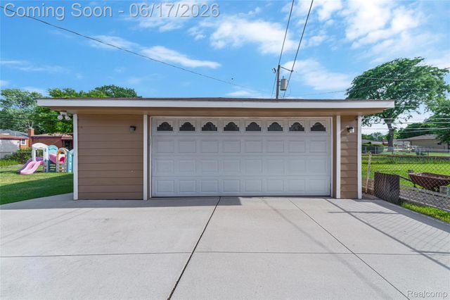 14914 Jenny Drive, Warren, MI 48088