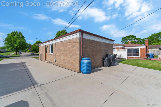 14914 Jenny Drive, Warren, MI 48088