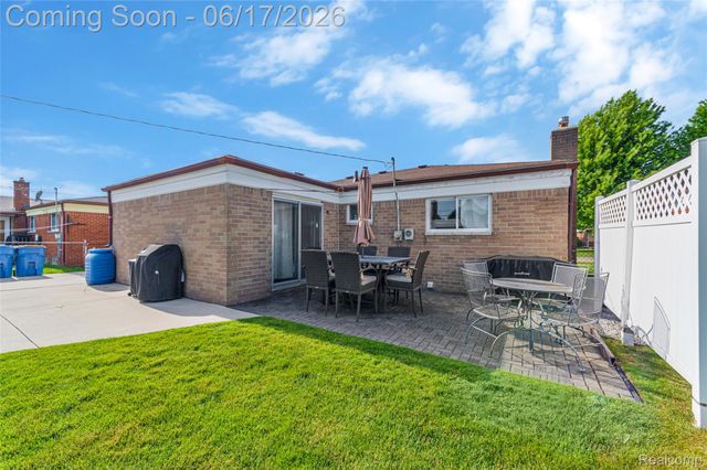 14914 Jenny Drive, Warren, MI 48088