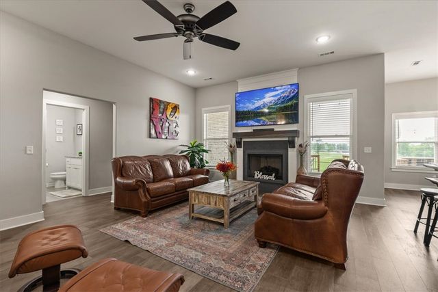 313 W Bush Street, Prairie Grove, AR 72753