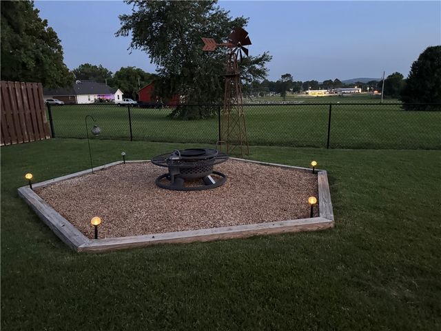 313 W Bush Street, Prairie Grove, AR 72753