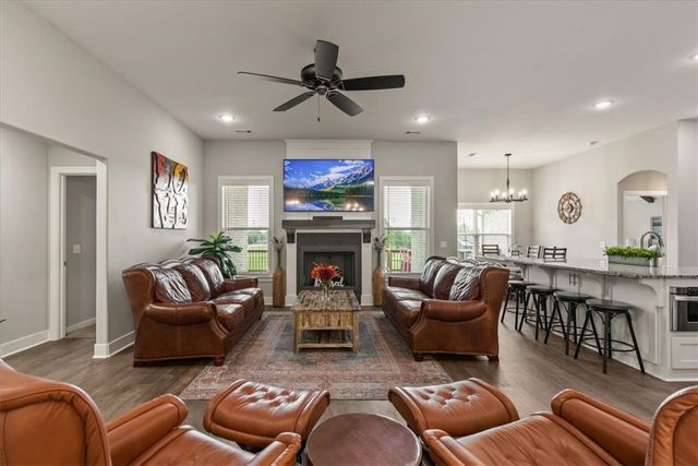 313 W Bush Street, Prairie Grove, AR 72753