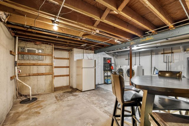 1727 Roosa Lane, Elk Grove Village, IL 60007