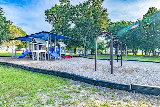401 Summerhouse Drive, Holly Ridge, NC 28445