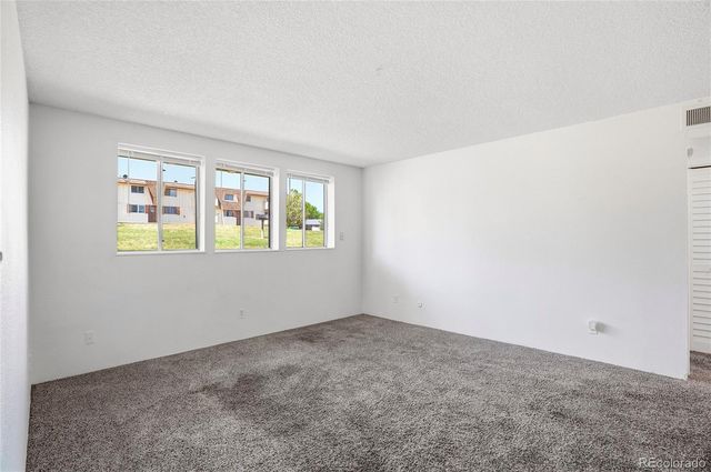 10211 Ura Lane 2-104, Denver, CO 80260